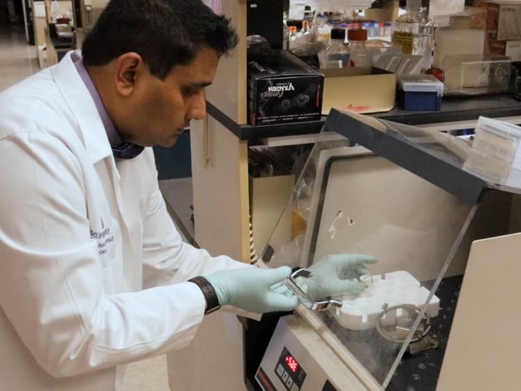 In Vivo Nanovector Delivery of a Heart-specific MicroRNA-sponge