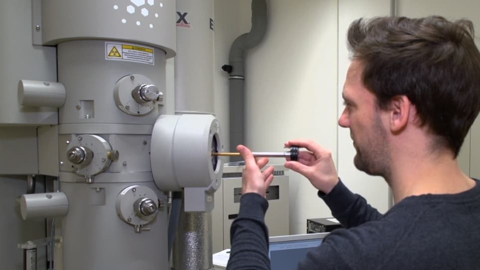 An Unbiased Approach of Sampling TEM Sections in Neuroscience