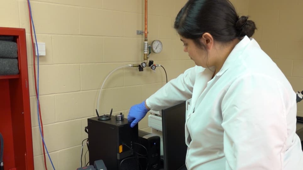 Live Cell Analysis of Shear Stress on <em>Pseudomonas aeruginosa</em> Using an Automated Higher-Throughput Microfluidic System