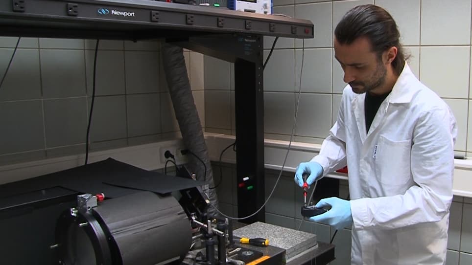 High-Density DNA and RNA microarrays - Photolithographic Synthesis, Hybridization and Preparation of Large Nucleic Acid Libraries