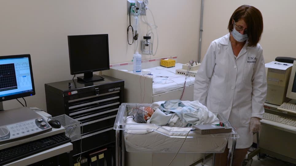 How to Obtain Reliable Visual Event-related Potentials in Newborns