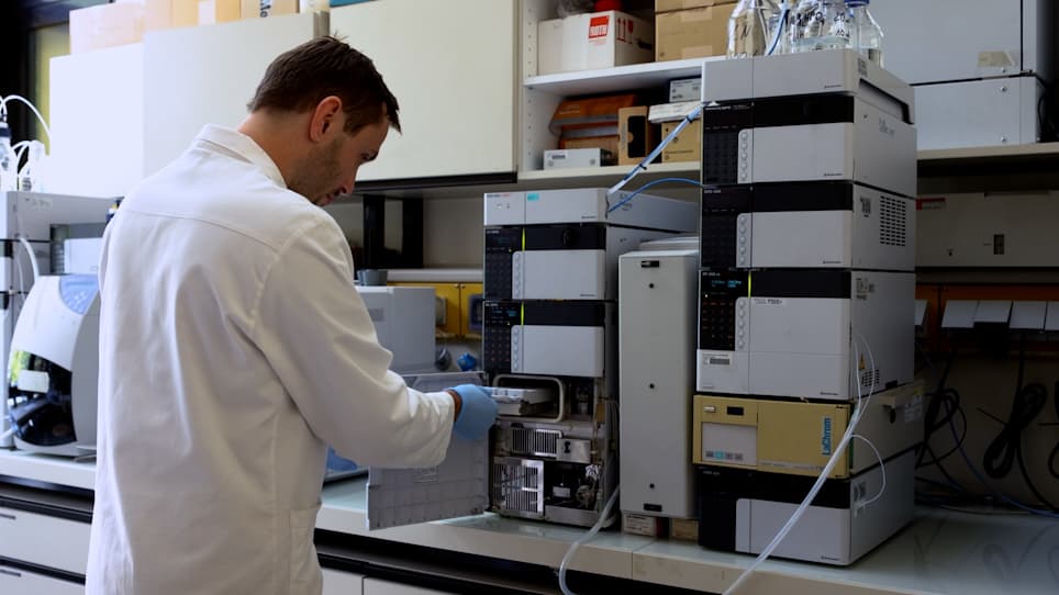 Extraction of Cofactor F420 for Analysis of Polyglutamate Tail Length from Methanogenic Pure Cultures and Environmental Samples