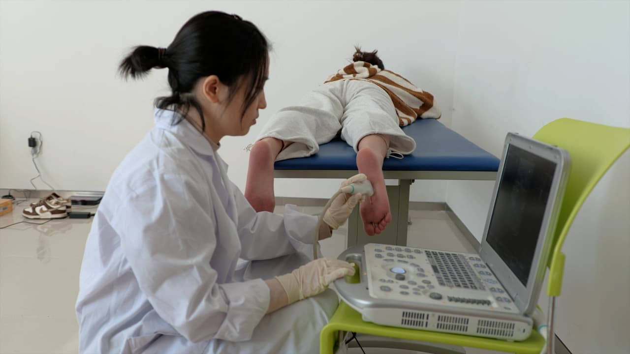 Evaluating the Function of the Foot Core System in the Elderly