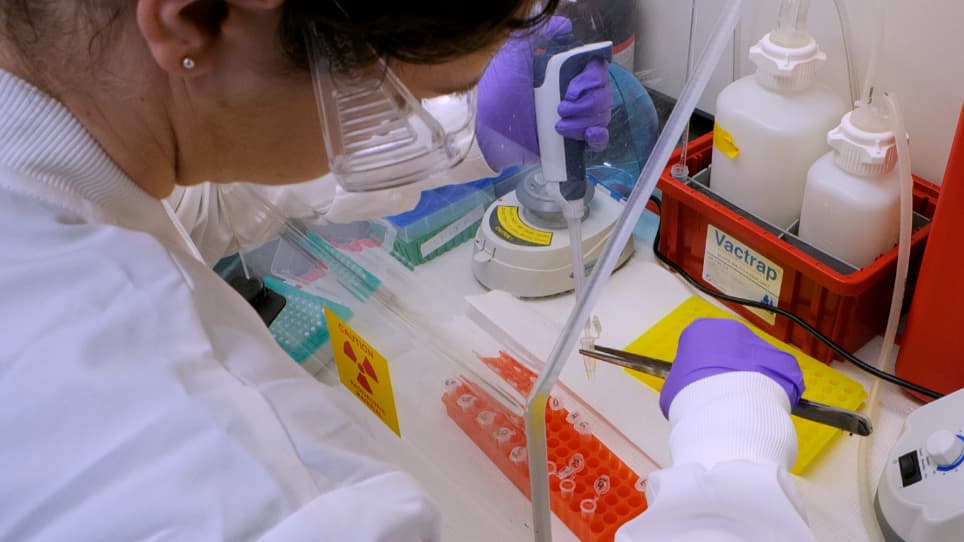 Determining Binding Affinity (K<sub>D</sub>) of Radiolabeled Antibodies to Immobilized Antigens