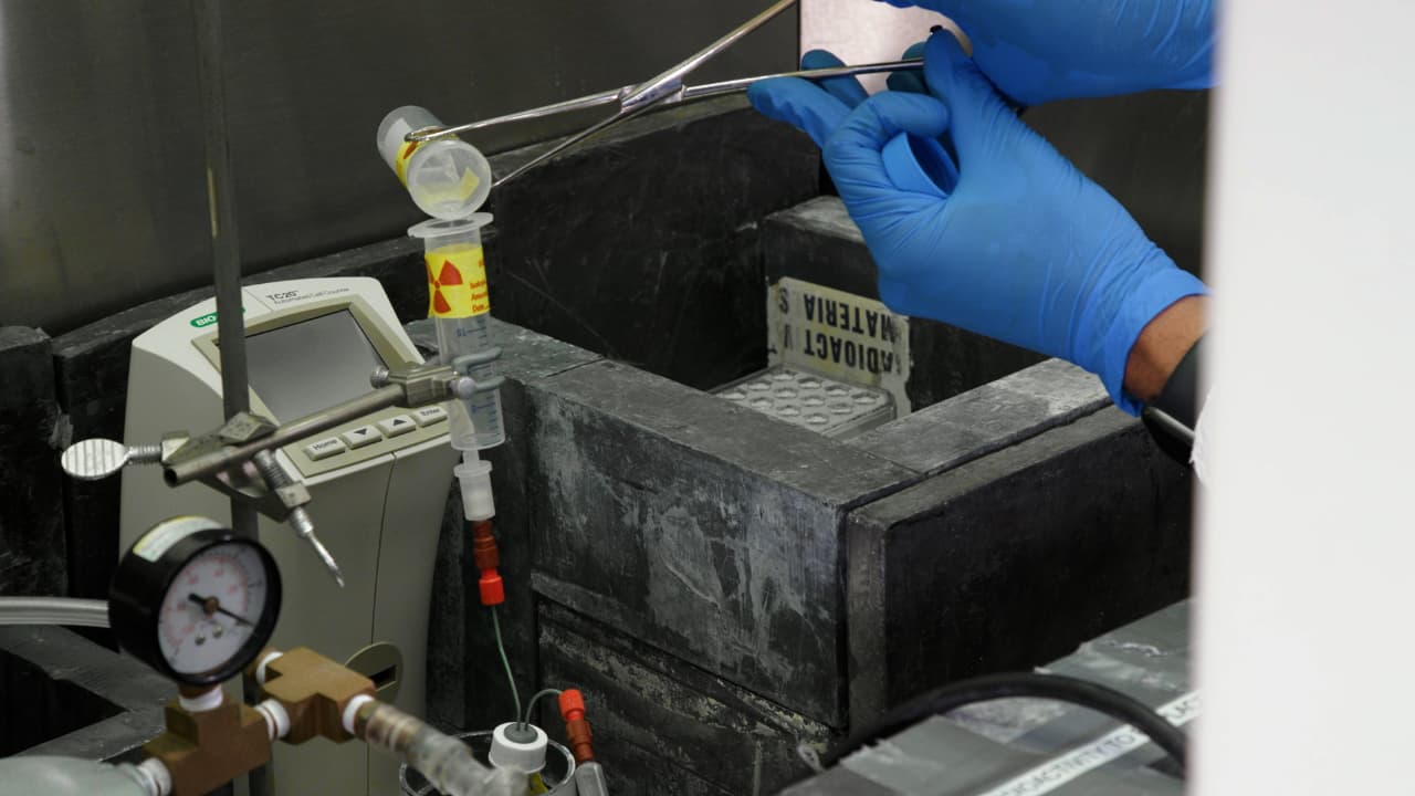Positron Emission Tomography Imaging of Cell Trafficking: A Method of Cell Radiolabeling