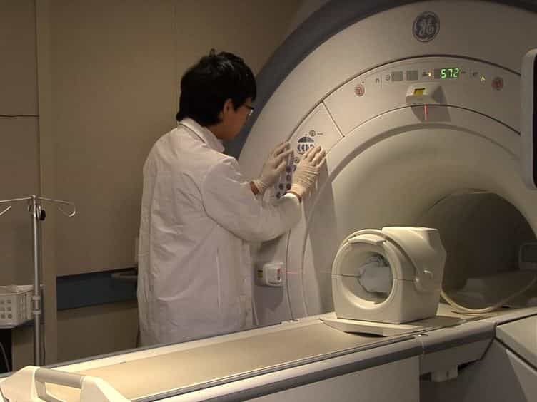 Synthesis of an In vivo MRI-detectable Apoptosis Probe