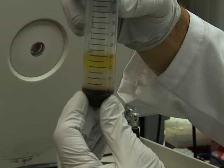 Rapid Isolation of Viable Circulating Tumor Cells from Patient Blood Samples