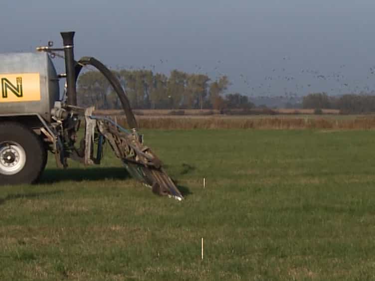 Calibrated Passive Sampling - Multi-plot Field Measurements of NH3 Emissions with a Combination of Dynamic Tube Method and Passive Samplers