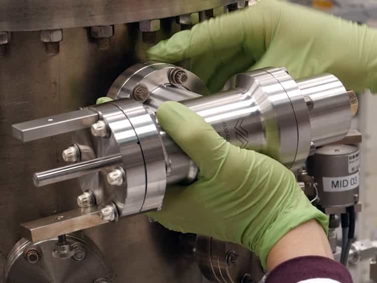 How to Build a Vacuum Spring-transport Package for Spinning Rotor Gauges