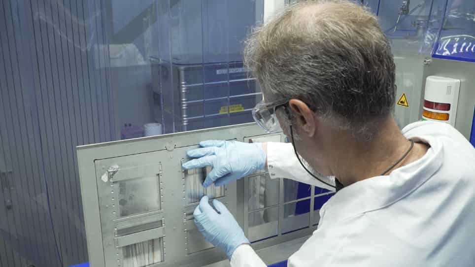 In Situ Monitoring of the Accelerated Performance Degradation of Solar Cells and Modules: A Case Study for CuIn,GaSe2 Solar Cells