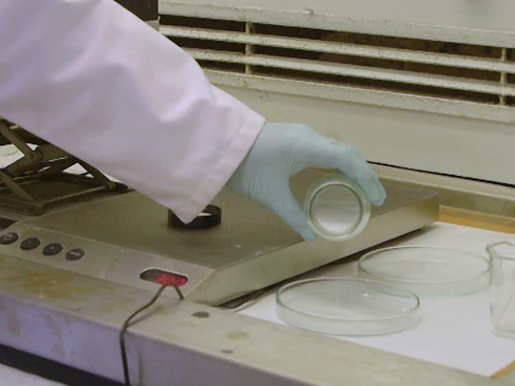 The Effect of Interfacial Chemical Bonding in TiO<sub>2</sub>-SiO<sub>2</sub> Composites on Their Photocatalytic NOx Abatement Performance