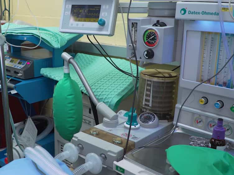 A Chronic Cardiac Ischemia Model in Swine Using an Ameroid Constrictor