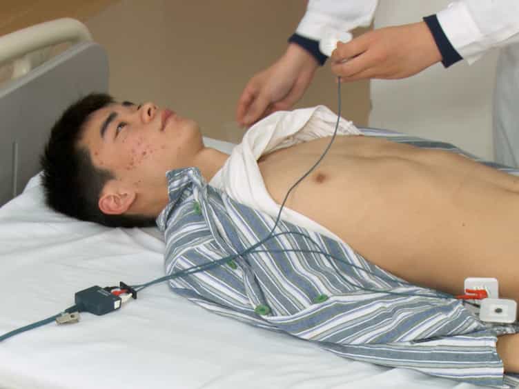 Measuring the Carotid to Femoral Pulse Wave Velocity (Cf-PWV) to Evaluate Arterial Stiffness