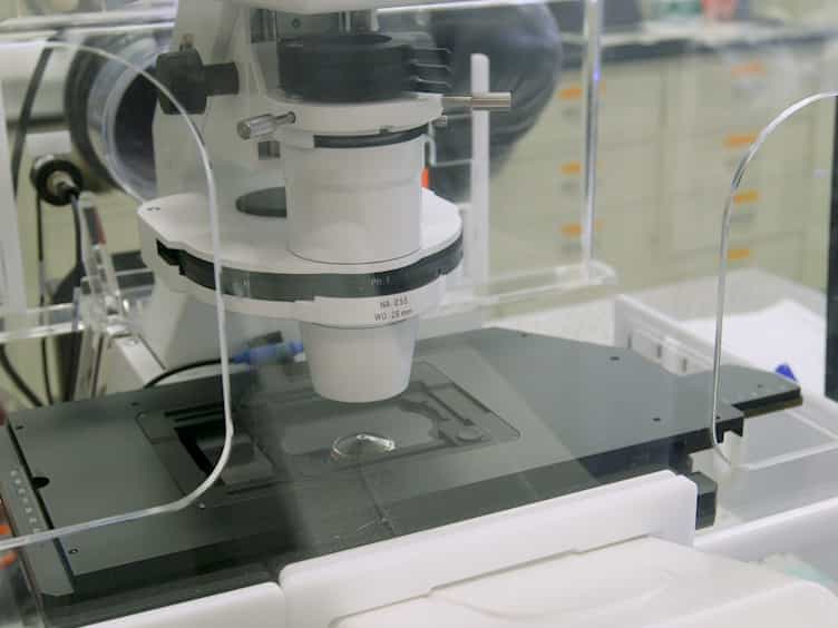 Combining Microfluidics and Microrheology to Determine Rheological Properties of Soft Matter during Repeated Phase Transitions