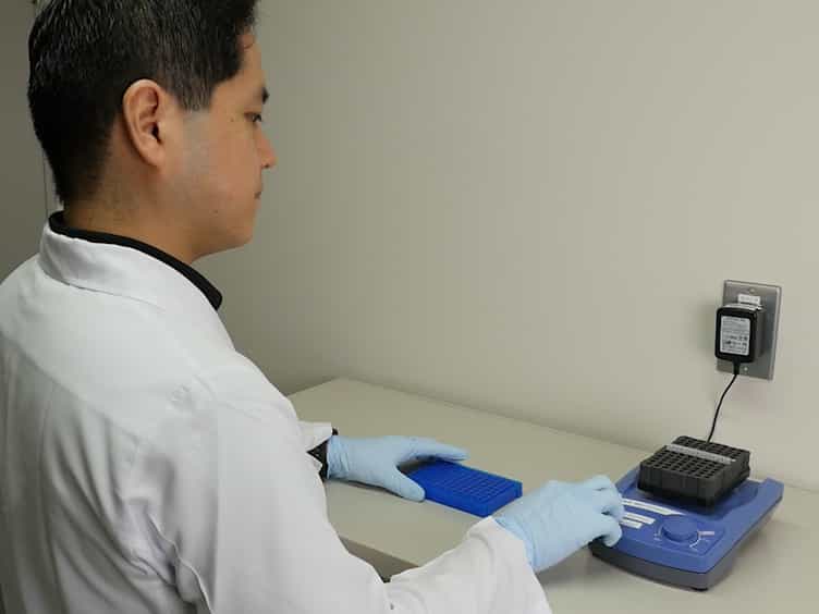 Digital Polymerase Chain Reaction Assay for the Genetic Variation in a Sporadic Familial Adenomatous Polyposis Patient Using the Chip-in-a-tube Format