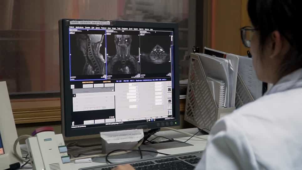 Diffusion Tensor Magnetic Resonance Imaging in Chronic Spinal Cord Compression