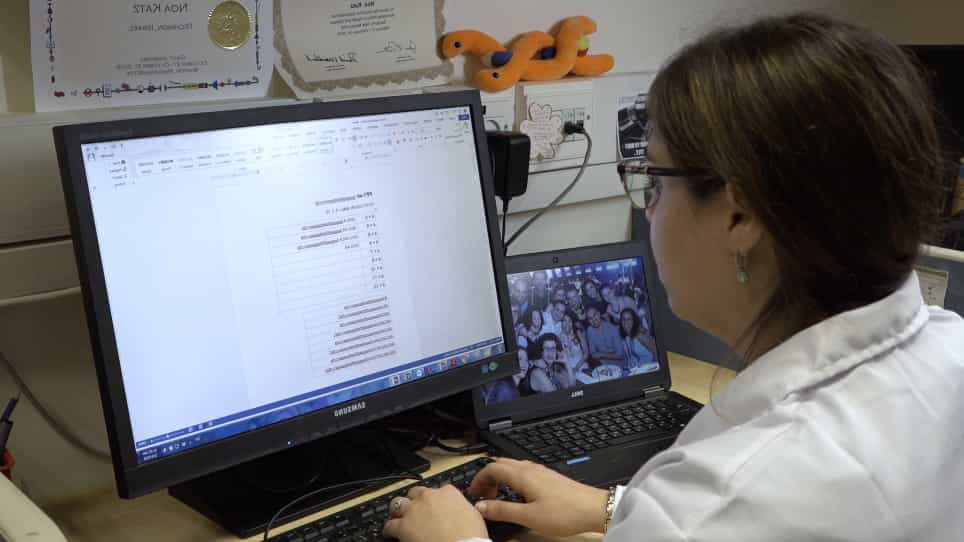 An Assay for Quantifying Protein-RNA Binding in Bacteria