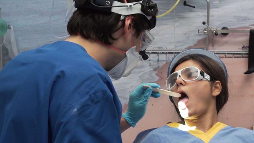 CO2-Lasertonsillotomy Under Local Anesthesia in Adults