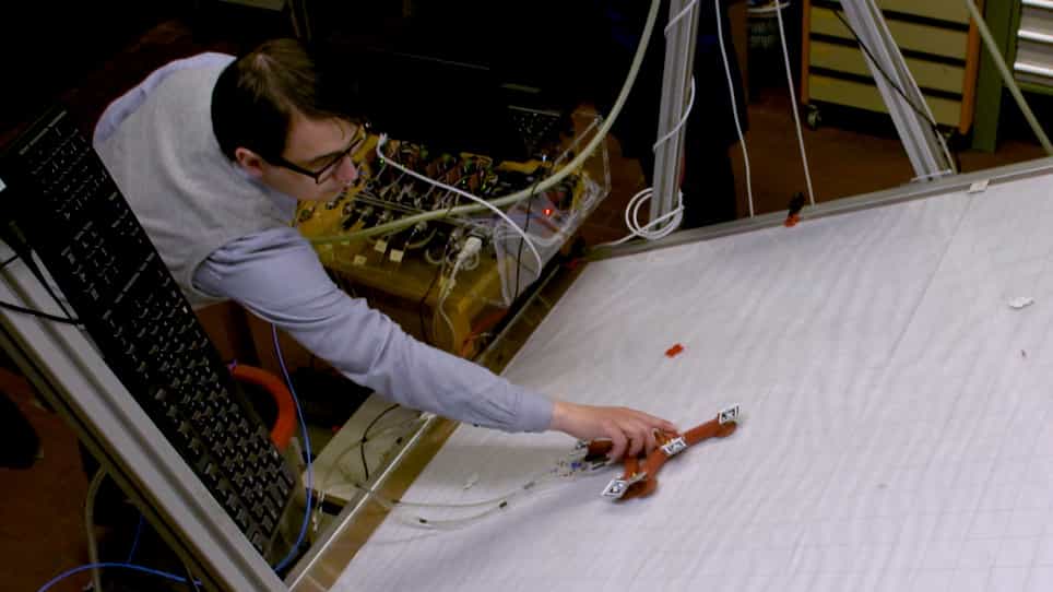 Manufacturing, Control, and Performance Evaluation of a Gecko-Inspired Soft Robot