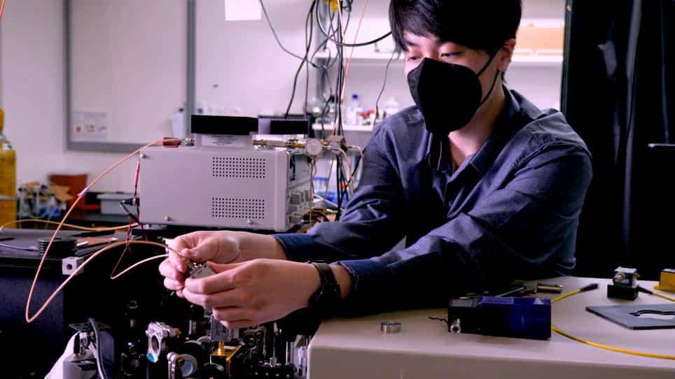 Real-Time, Two-Color Stimulated Raman Scattering Imaging of Mouse Brain for Tissue Diagnosis