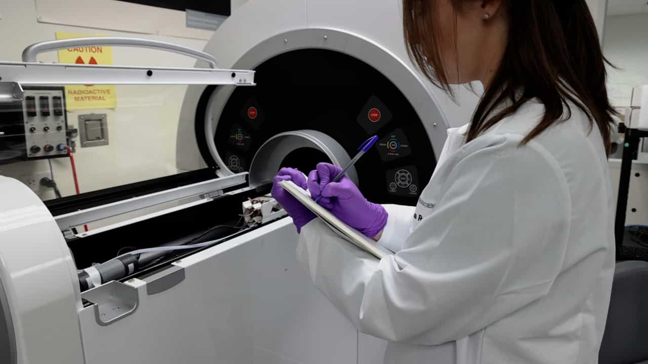 Imaging CD19+ B Cells in an Experimental Autoimmune Encephalomyelitis Mouse Model using Positron Emission Tomography