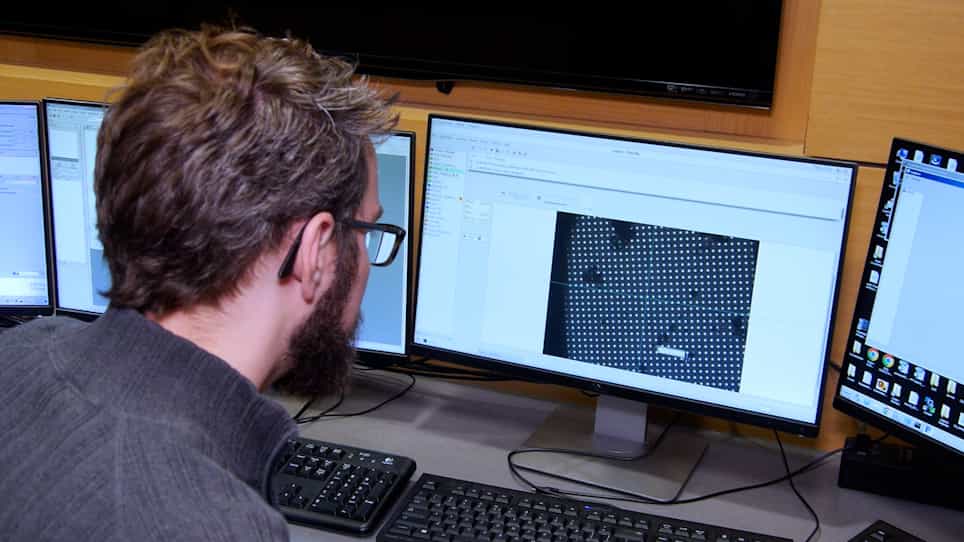 Single-Particle Cryo-EM Data Collection with Stage Tilt using Leginon