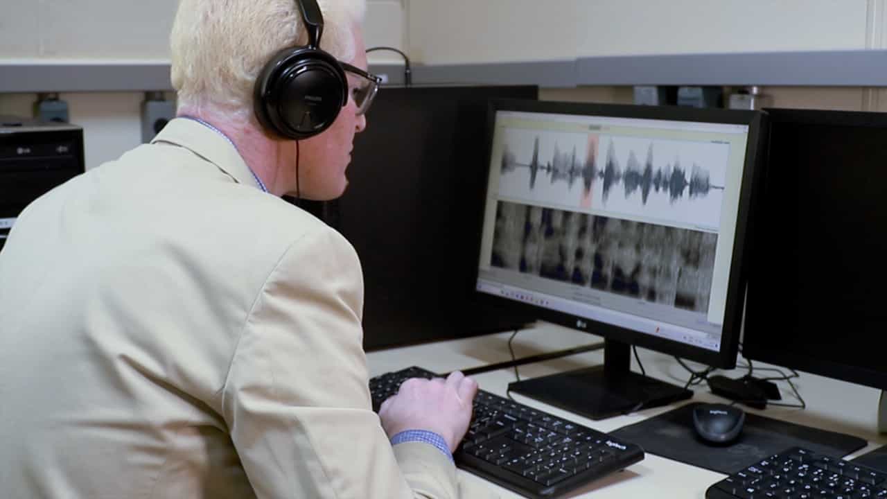 Foreign Accent and Forensic Speaker Identification in Voice Lineups: The Influence of Acoustic Features Based on Prosody