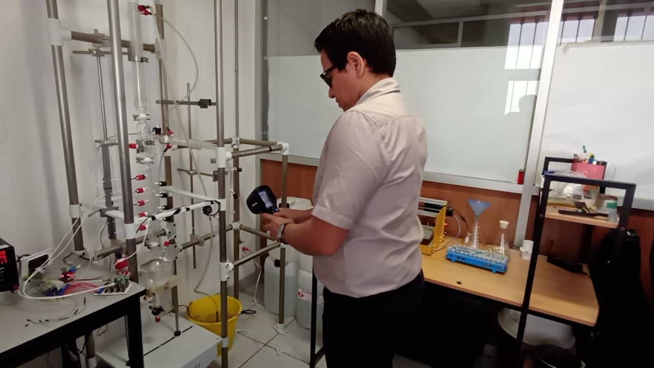 Thermal Behavior and Power Efficiency Comparison of AC vs. DC Electrical Heating in a Distillation Column Using Infrared Thermography Analysis