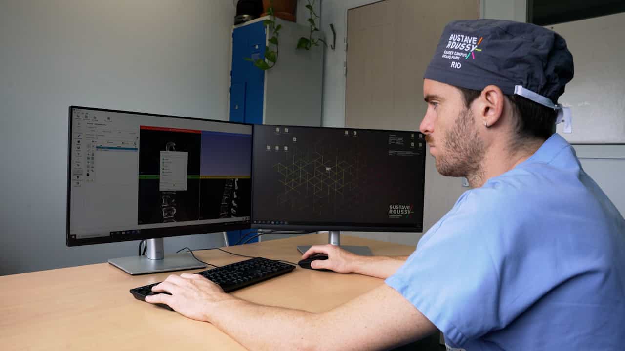 Patient-Specific Electric Field Simulation In Spinal Metastasis Electrochemotherapy